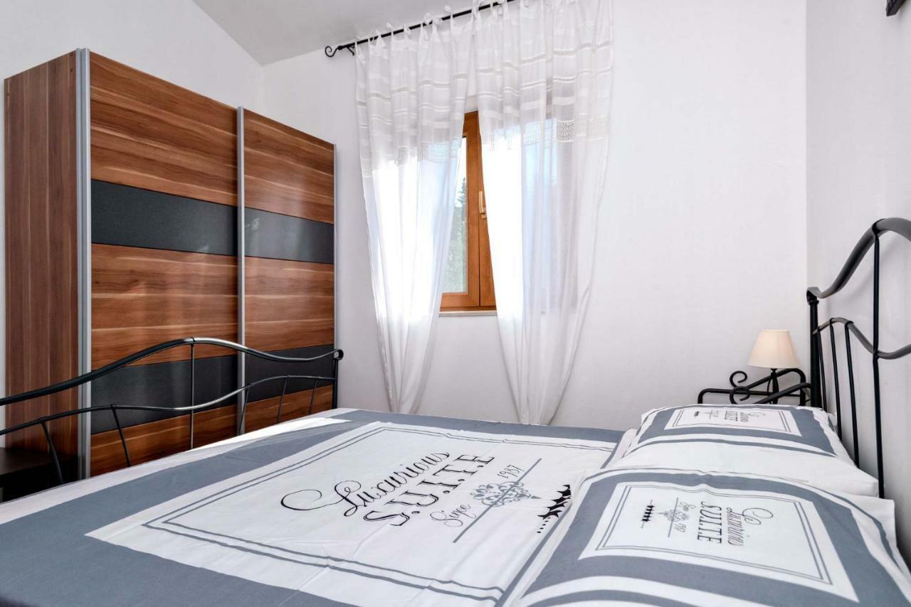 Apartmani Zlataric Stari Grad  Exteriör bild