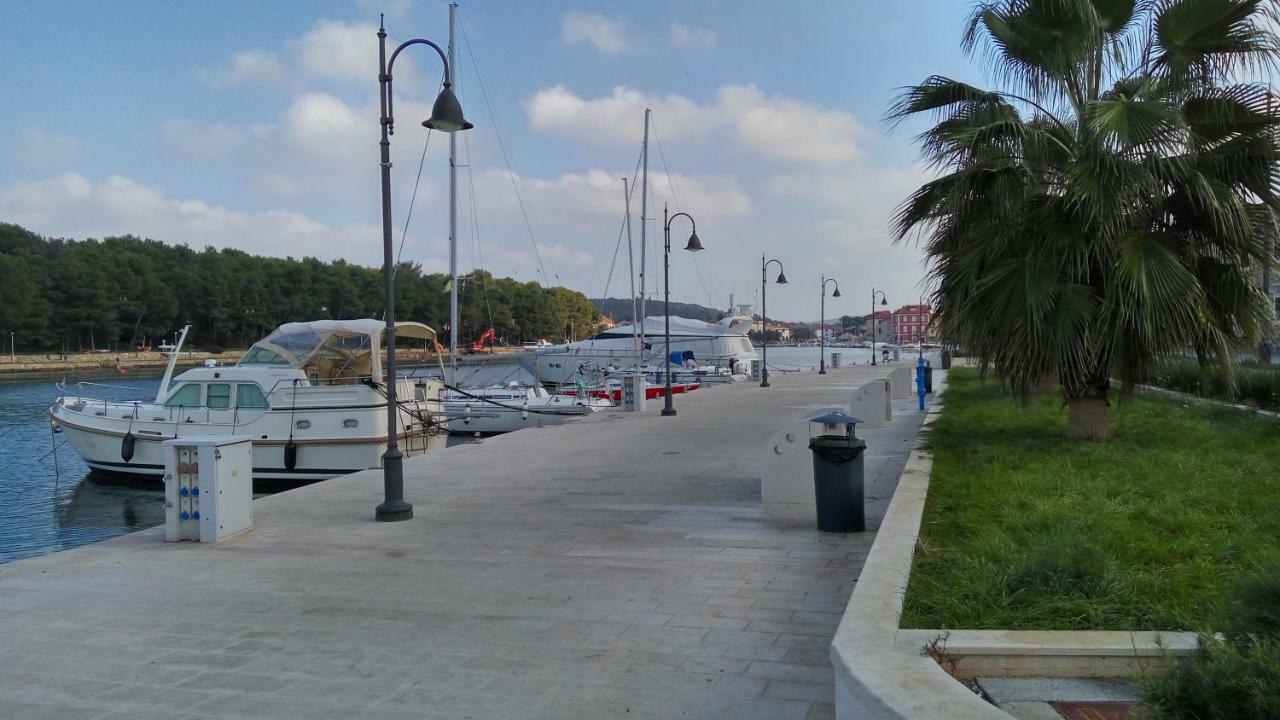 Apartmani Zlataric Stari Grad  Exteriör bild